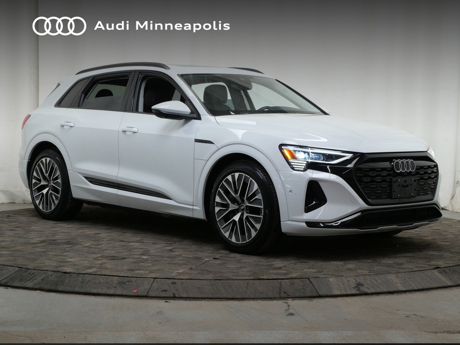 Thumbnail: 2024 Audi Q8 e-tron - 11