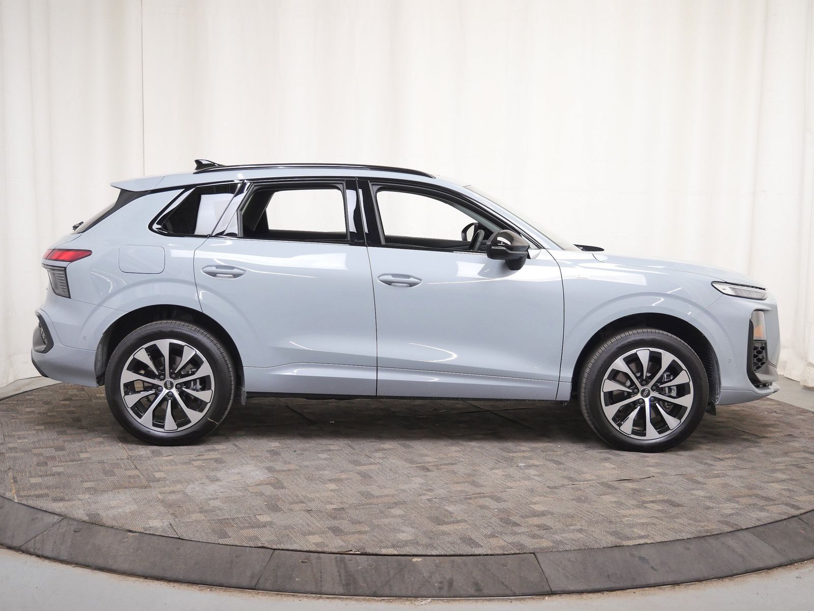 Thumbnail: 2026 Audi Q3 - 7