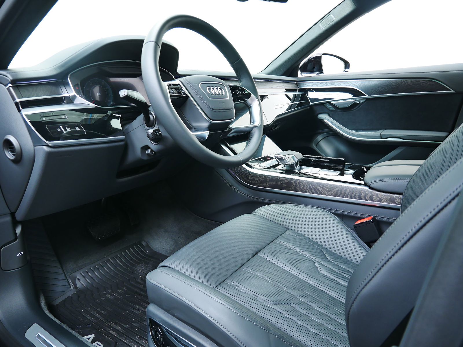 Thumbnail: 2025 Audi A8 - 2