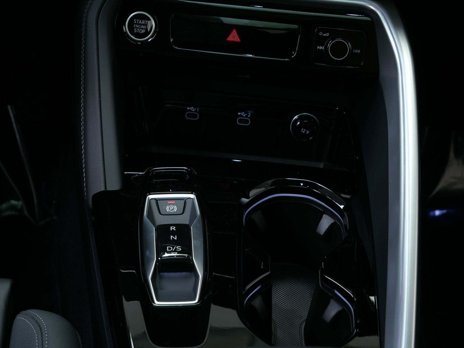 Thumbnail: 2025 Audi Q5 - 15