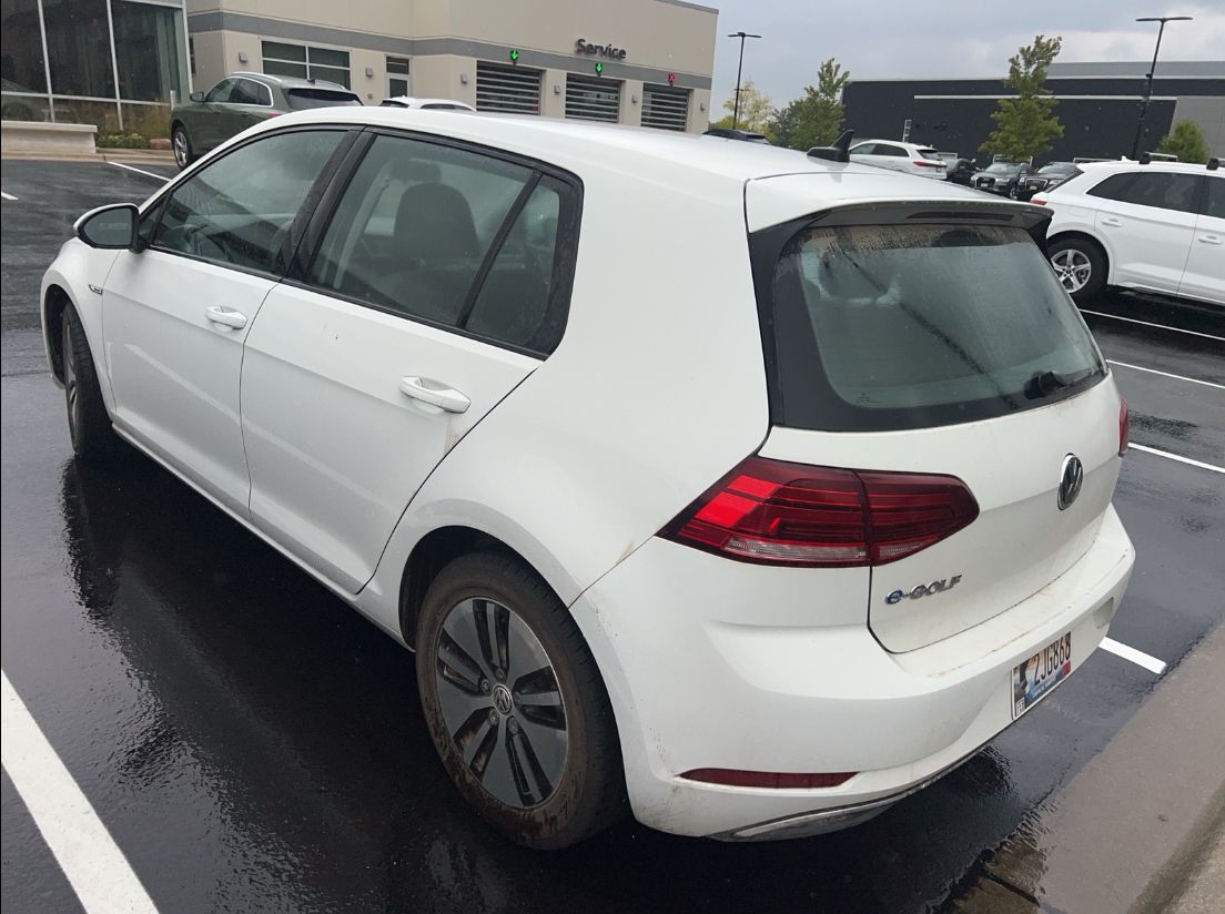Thumbnail: 2018 Volkswagen e-Golf - 4
