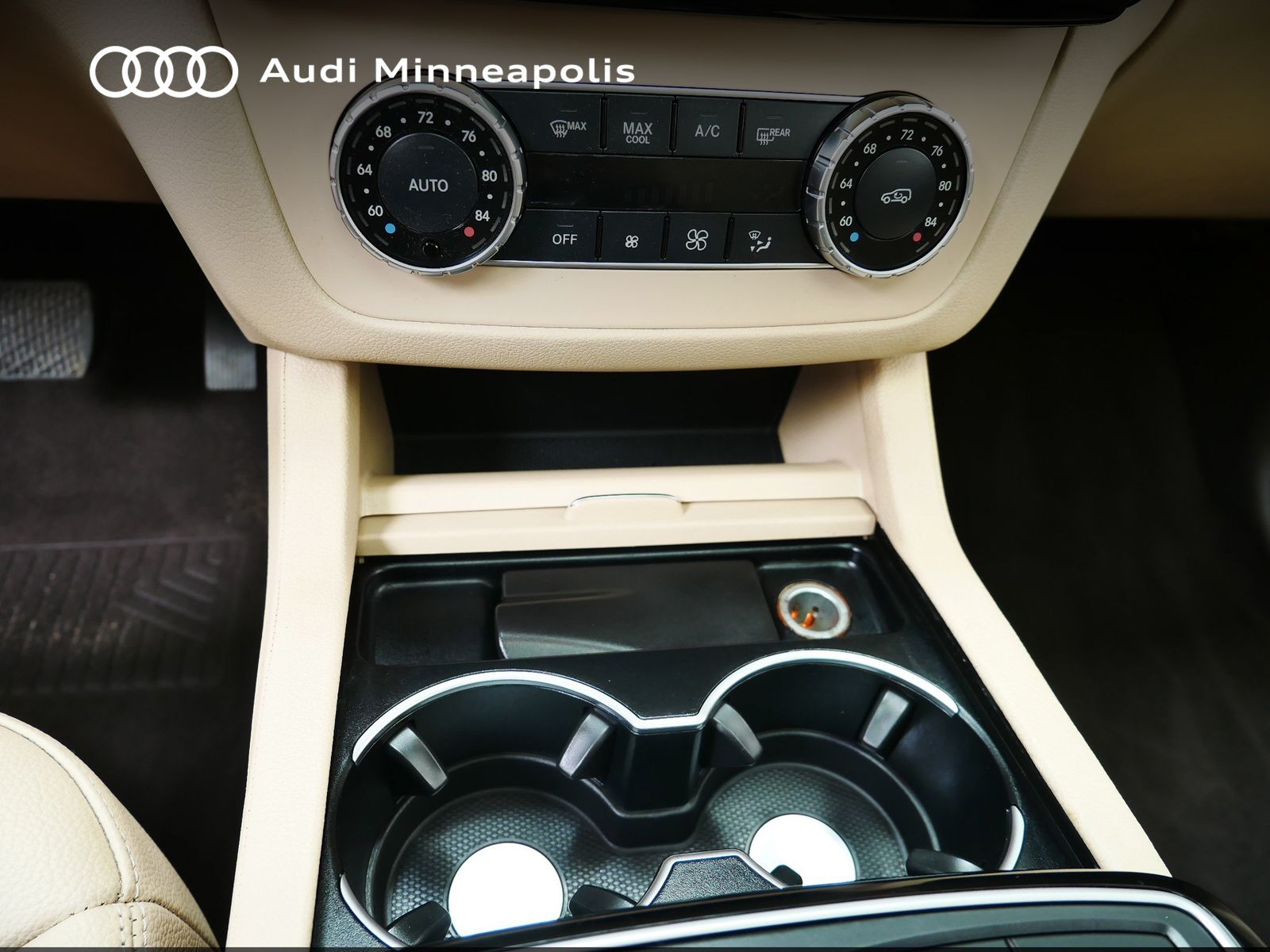 Thumbnail: 2016 Mercedes-Benz GLE - 28