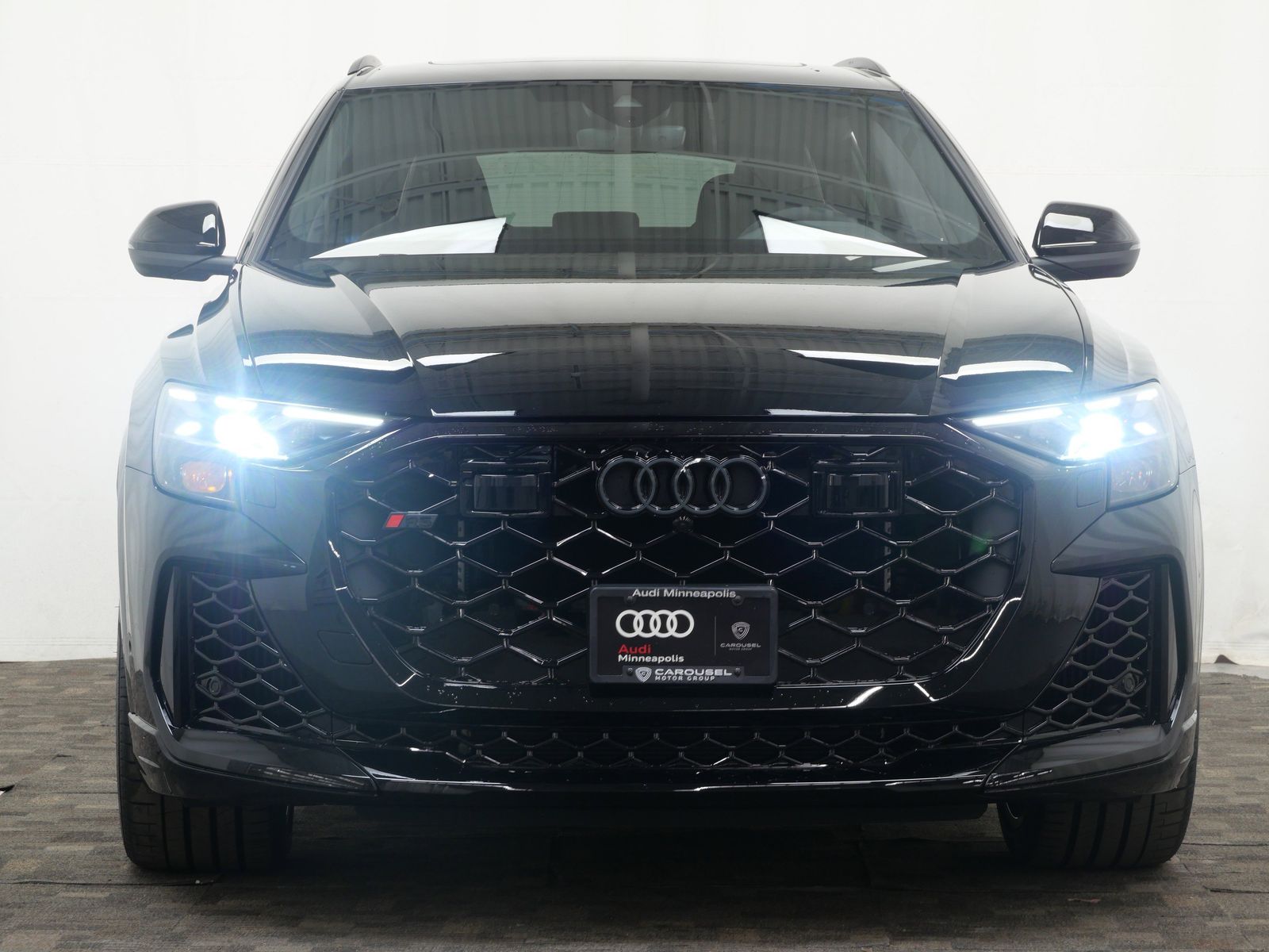 Thumbnail: 2026 Audi RS Q8 - 9