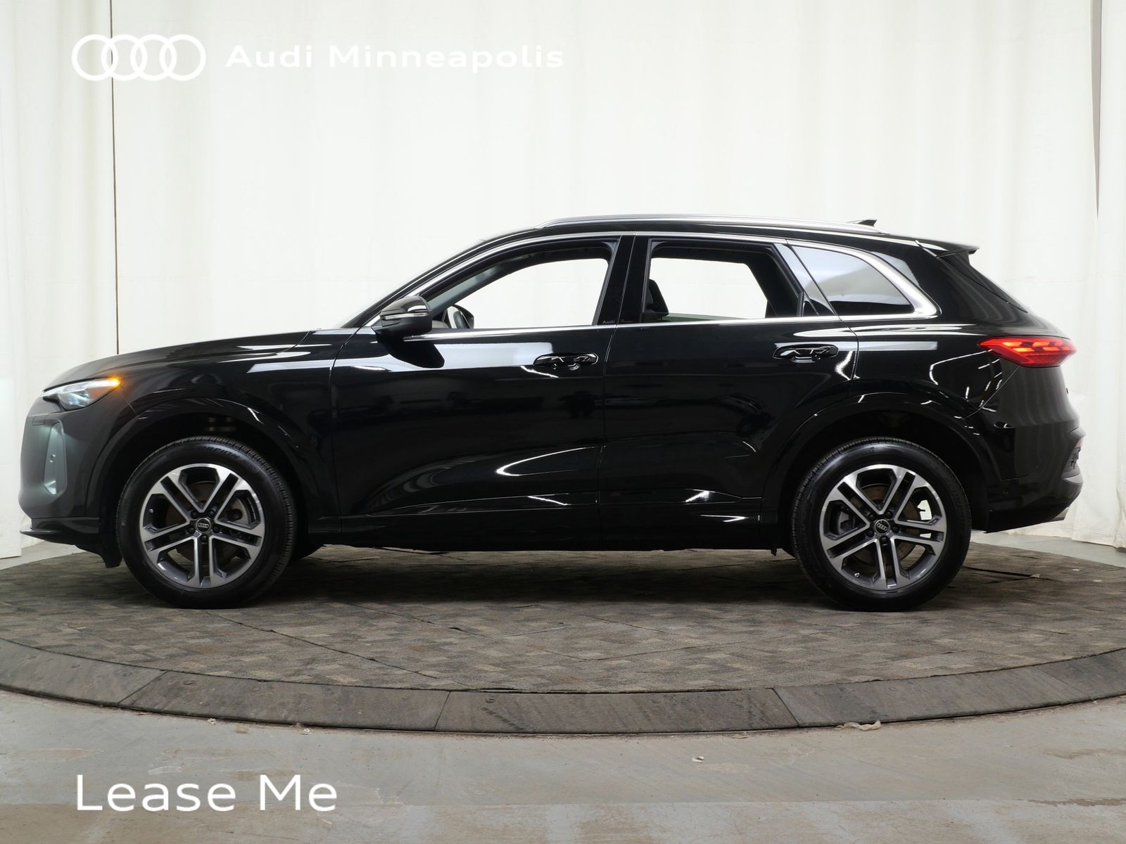 Thumbnail: 2025 Audi Q5 - 3