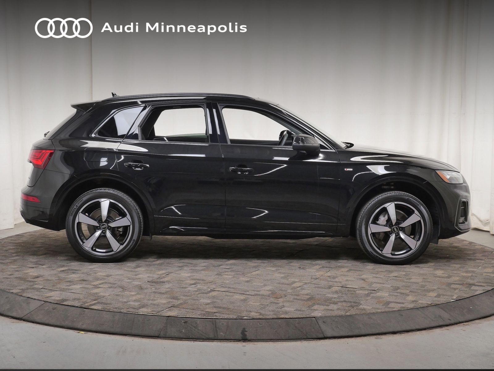 Thumbnail: 2023 Audi Q5 - 9