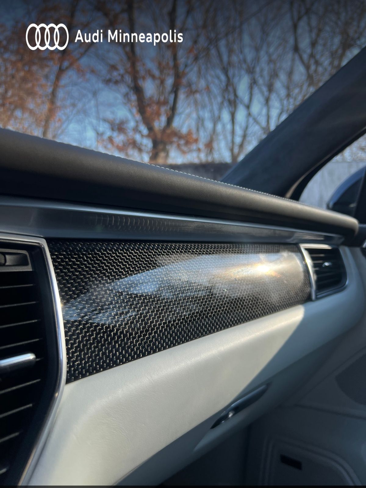 Thumbnail: 2016 Porsche Macan - 13