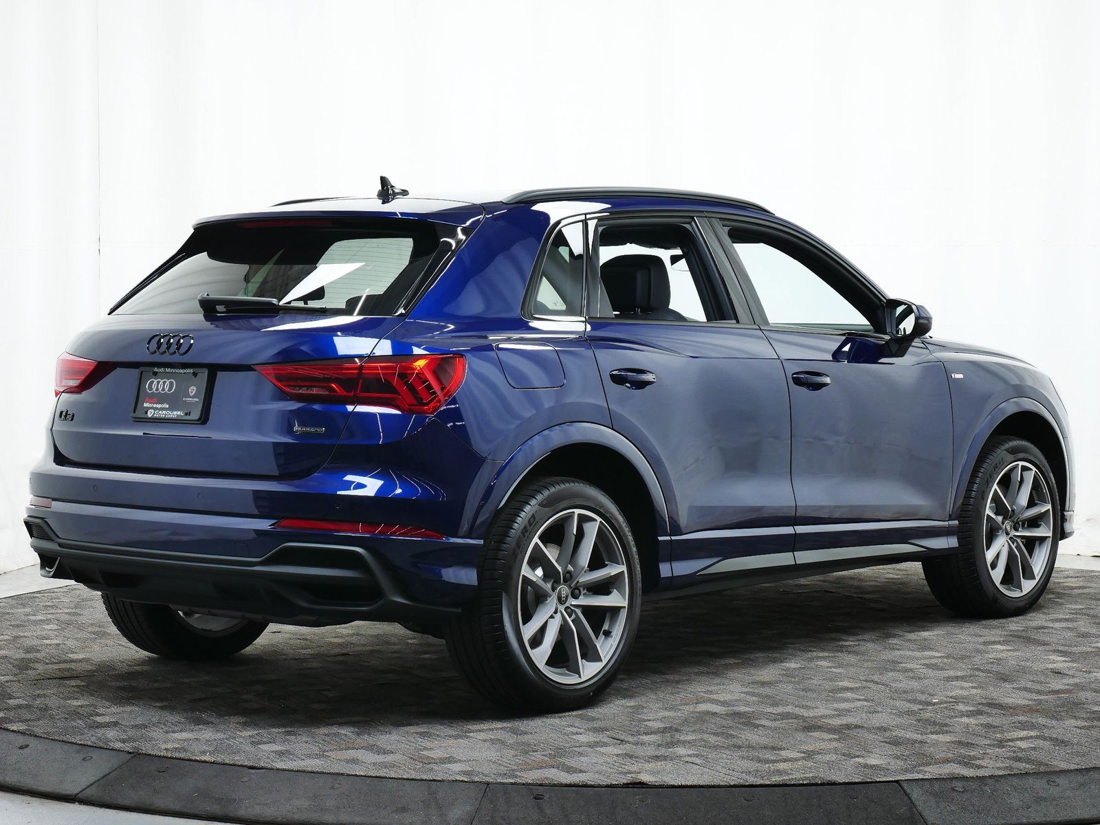 Thumbnail: 2025 Audi Q3 - 6