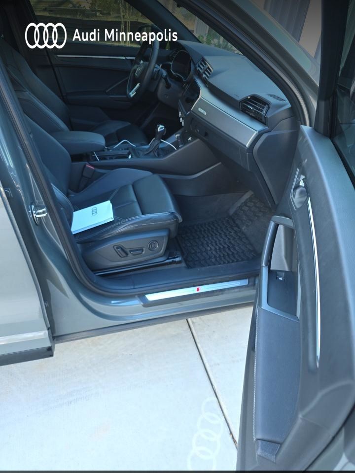 Thumbnail: 2023 Audi Q3 - 9