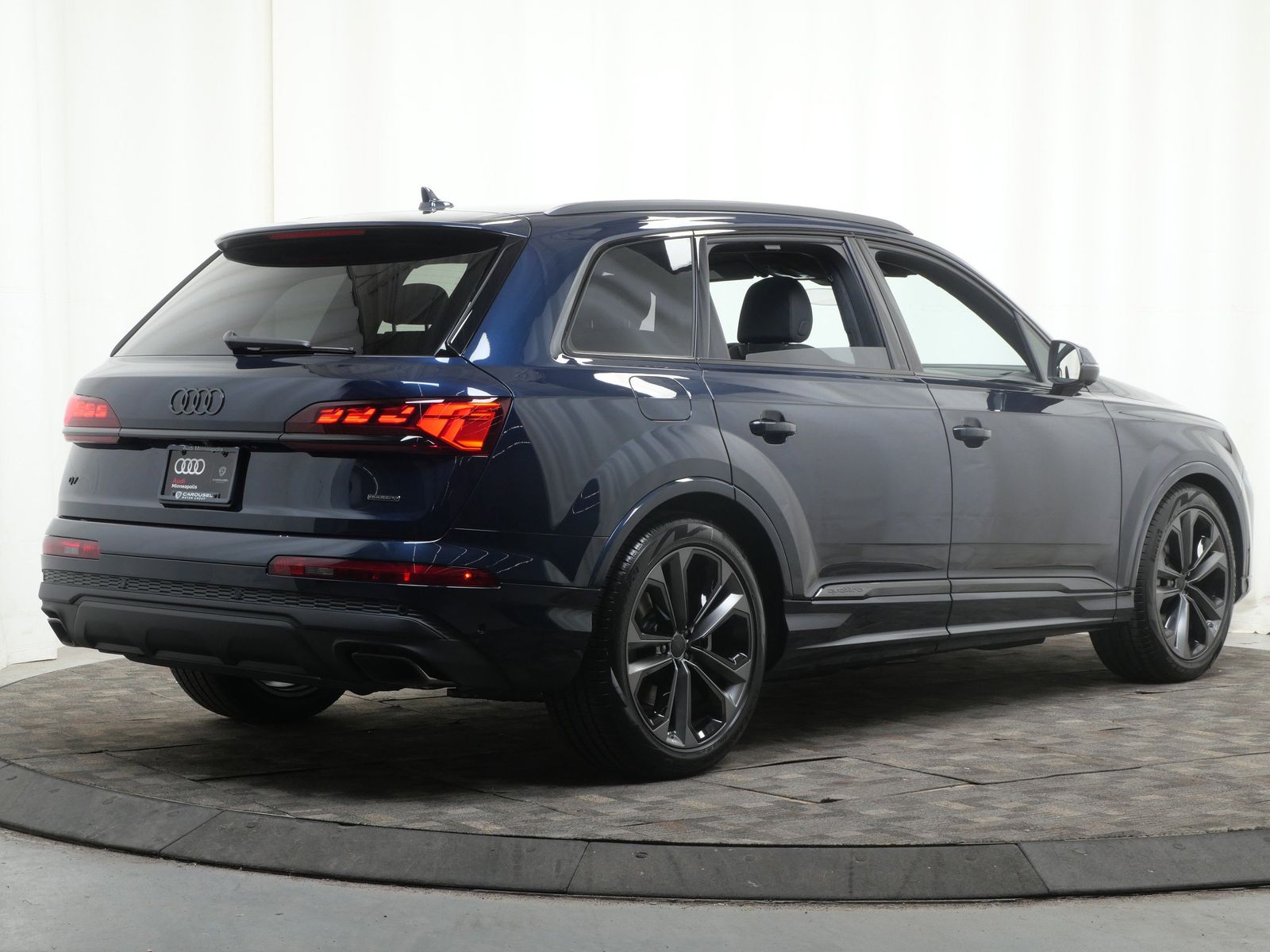 Thumbnail: 2026 Audi Q7 - 6