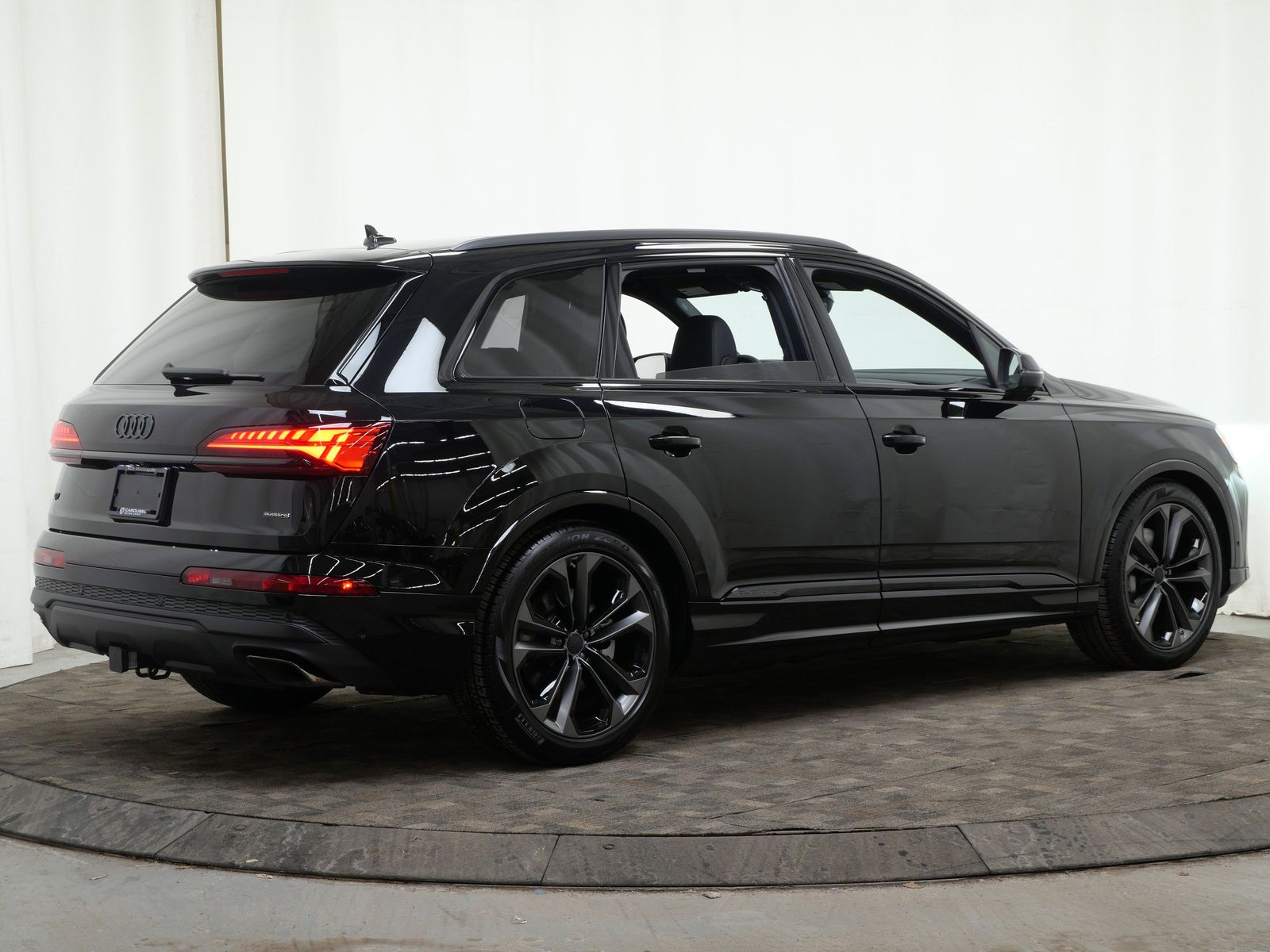 Thumbnail: 2026 Audi Q7 - 6