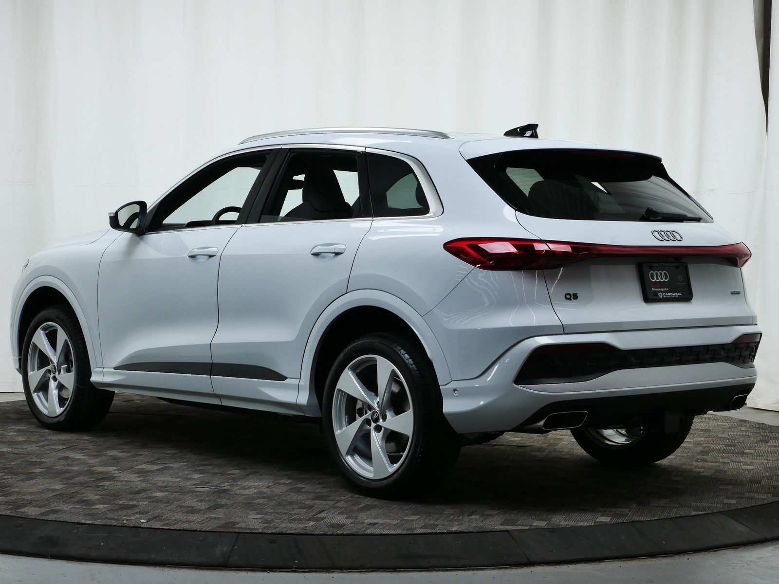 Thumbnail: 2025 Audi Q5 - 4