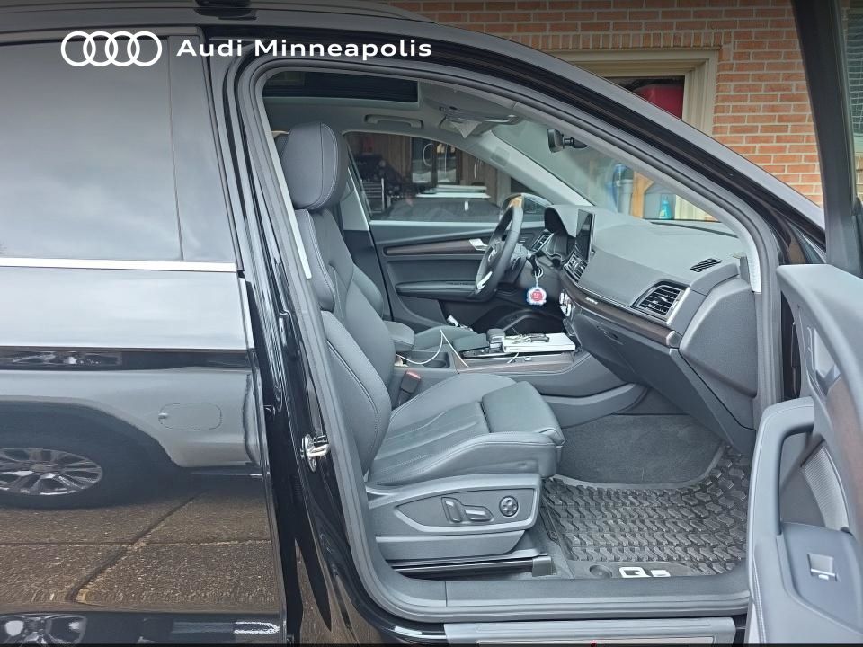 Thumbnail: 2024 Audi Q5 - 9