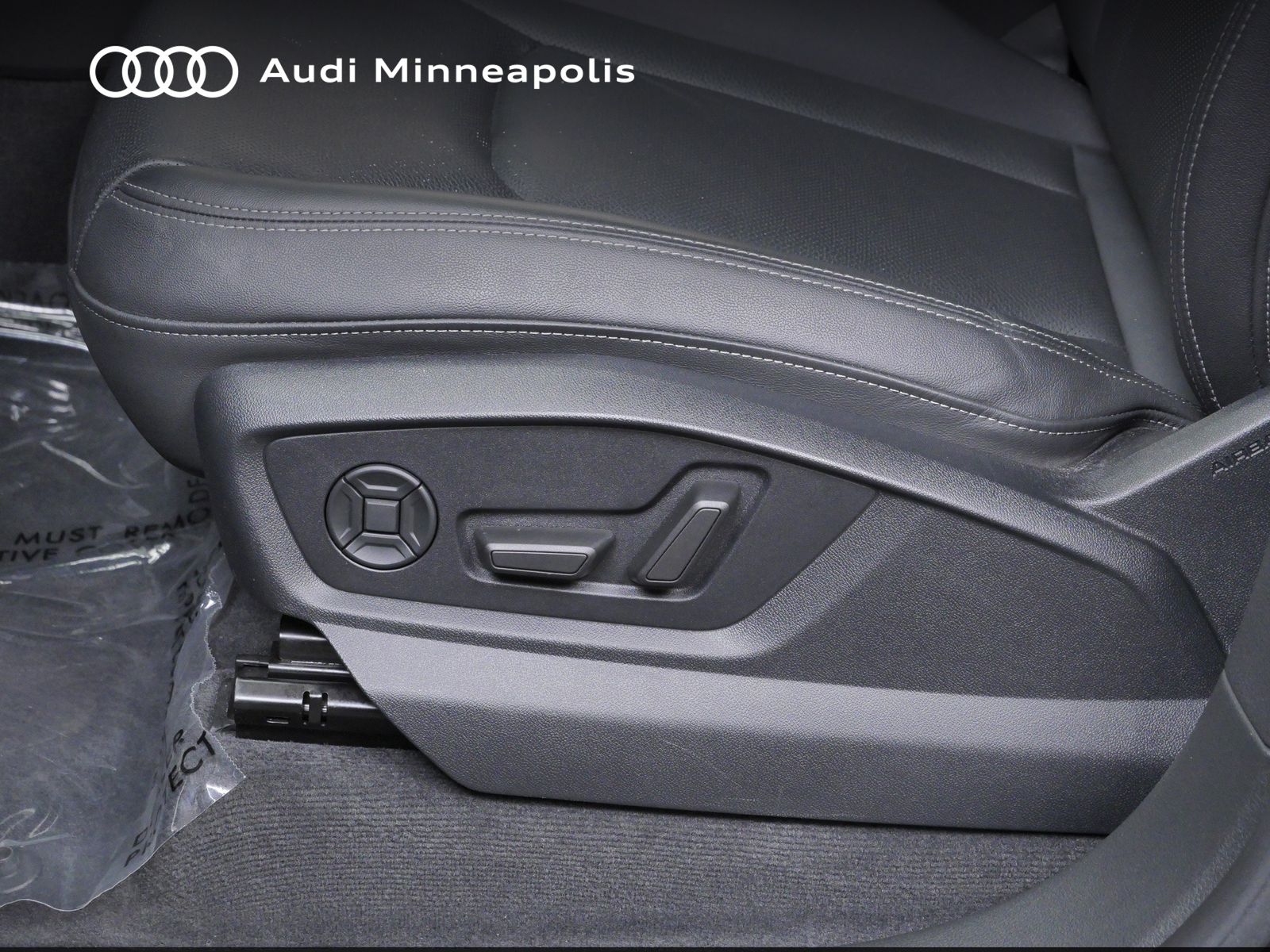 Thumbnail: 2023 Audi Q8 - 14
