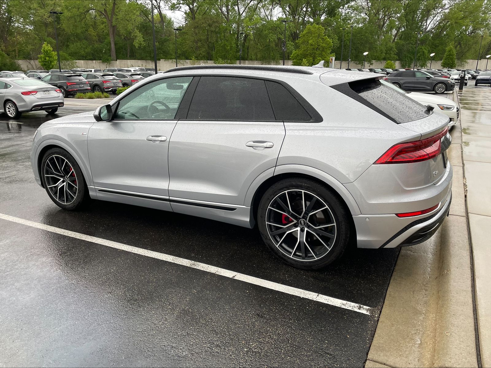 Thumbnail: 2021 Audi Q8 - 6