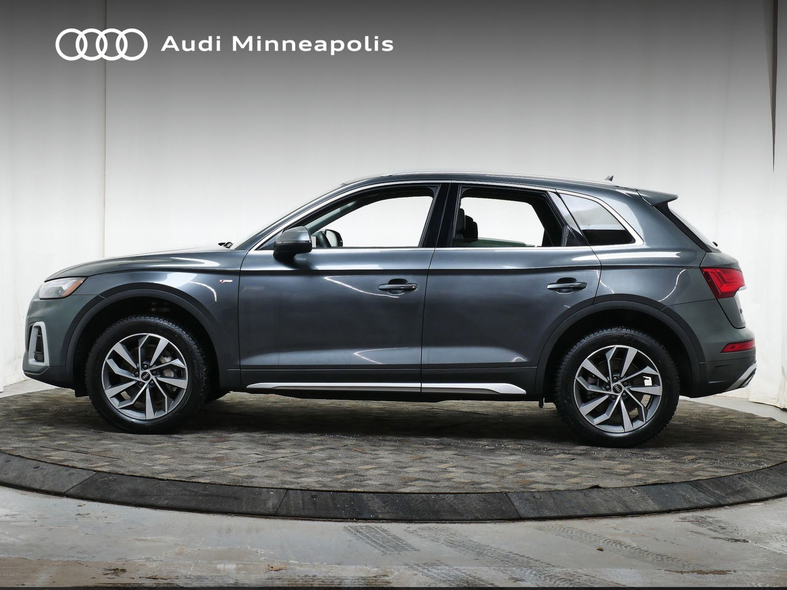 Thumbnail: 2023 Audi Q5 - 3