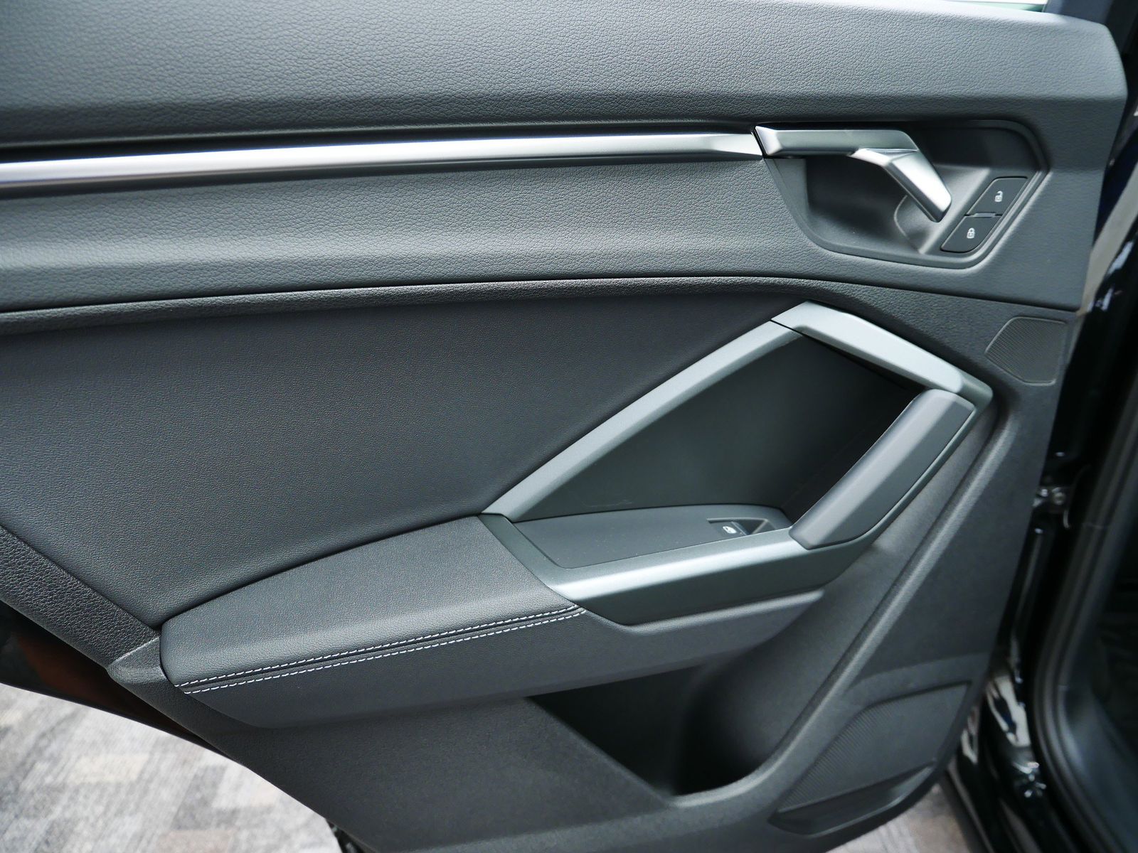 Thumbnail: 2025 Audi Q3 - 13