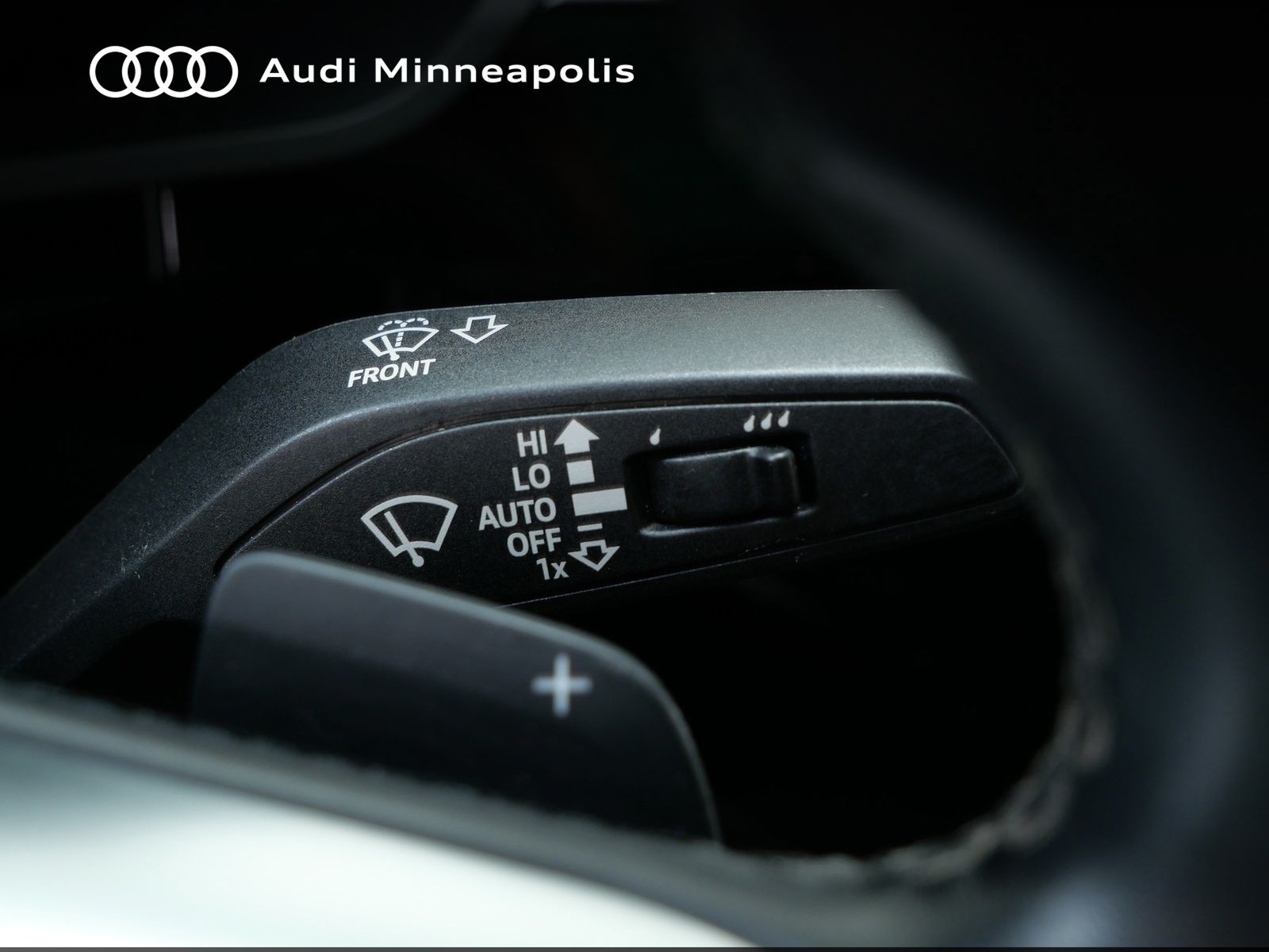 Thumbnail: 2022 Audi e-tron S - 25