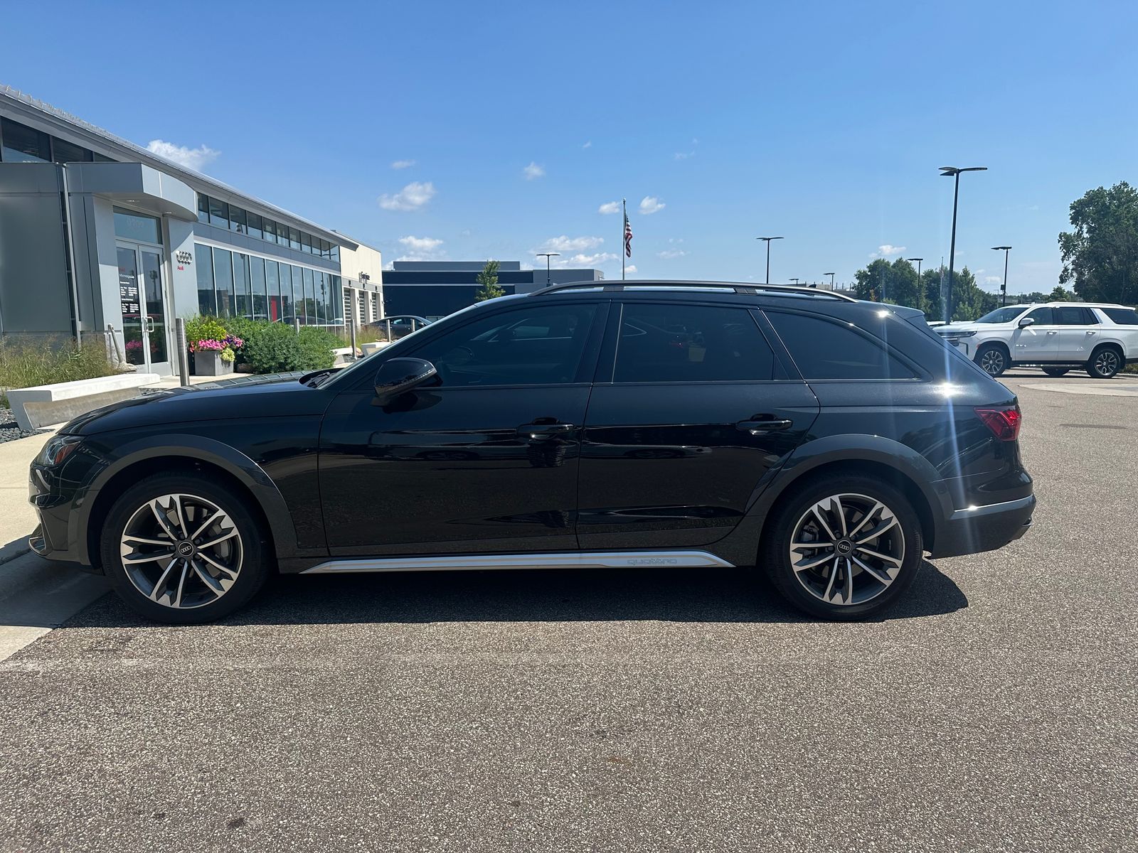 Thumbnail: 2023 Audi A4 - 4