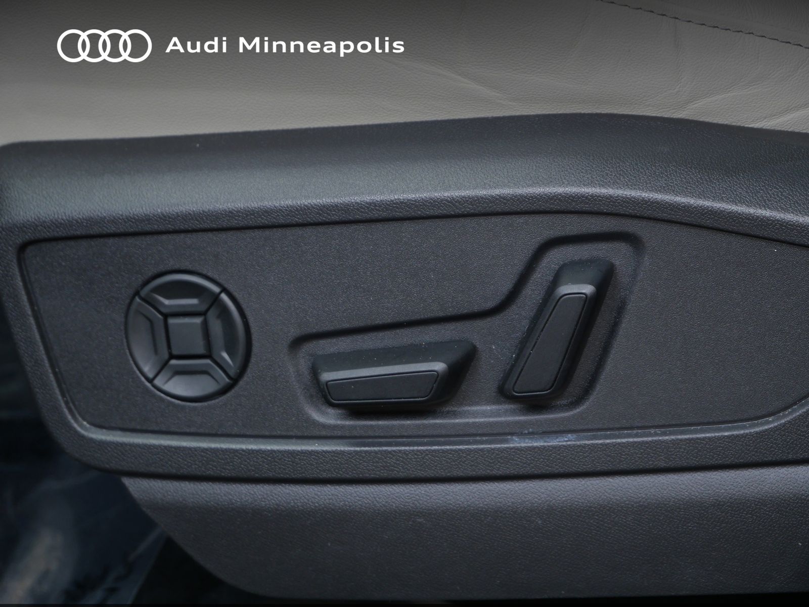 Thumbnail: 2025 Audi Q5 - 13