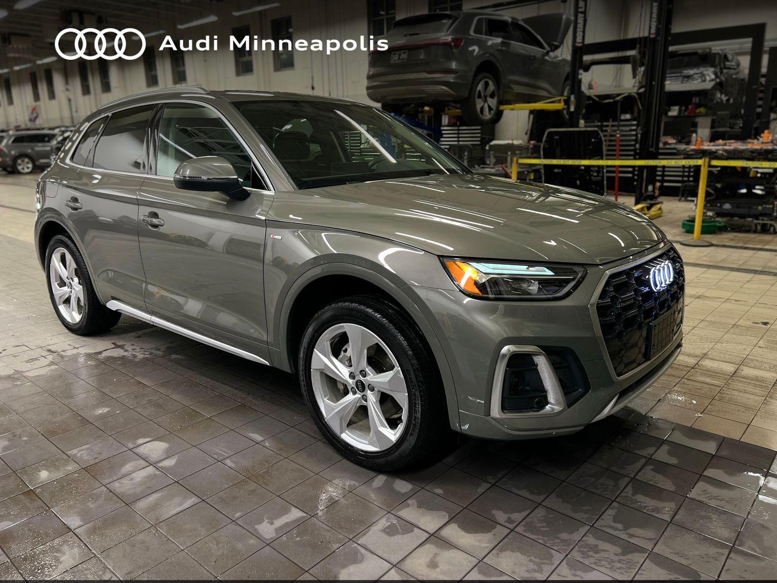 Thumbnail: 2023 Audi Q5 - 9