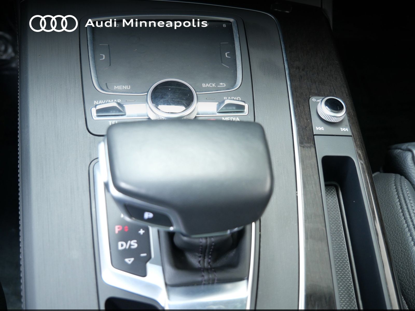 Thumbnail: 2020 Audi Q5 - 23