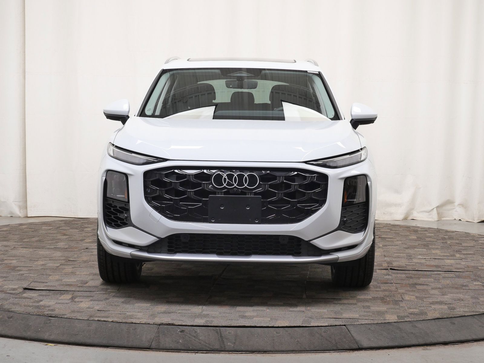 Thumbnail: 2026 Audi Q3 - 9