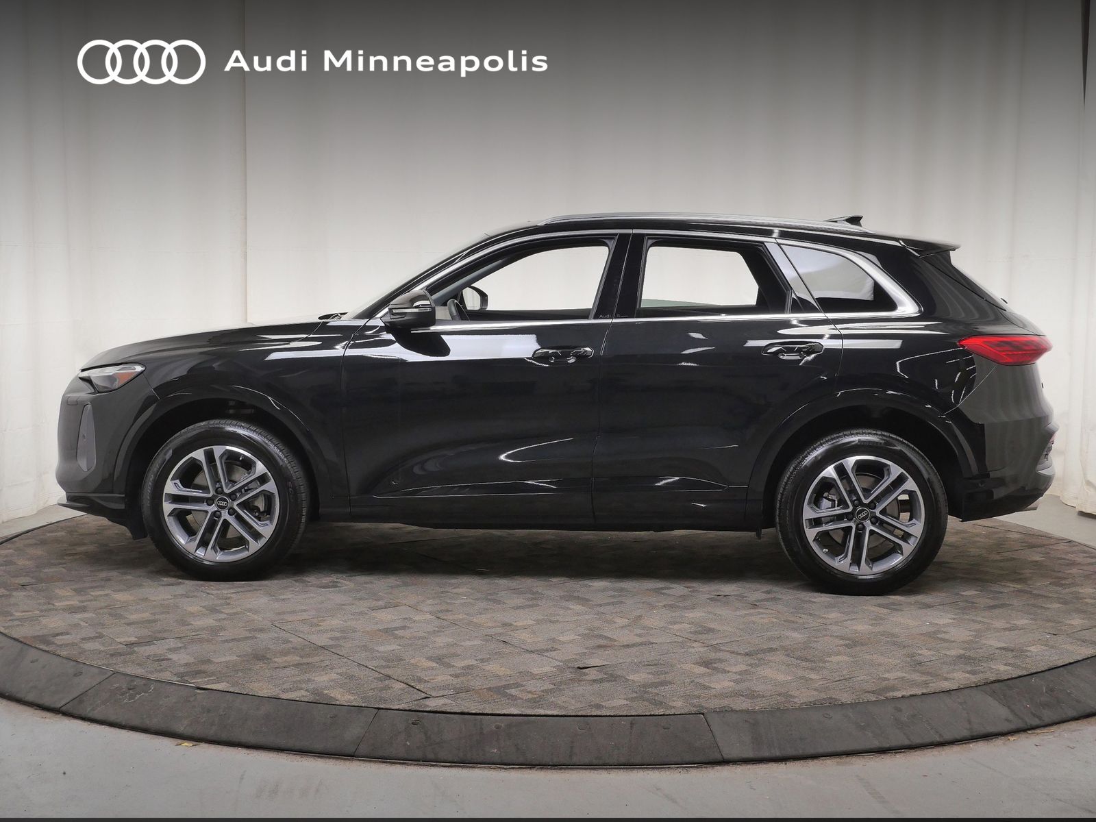 Thumbnail: 2025 Audi Q5 - 3
