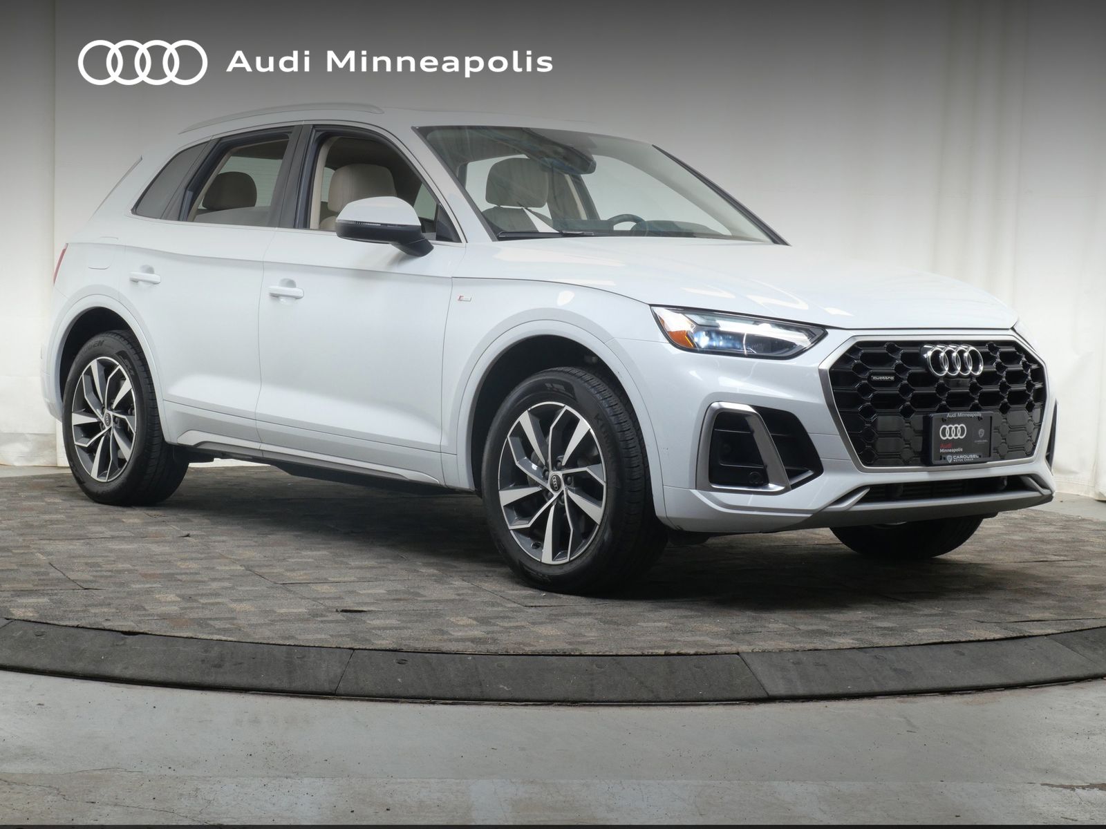 Thumbnail: 2023 Audi Q5 - 10