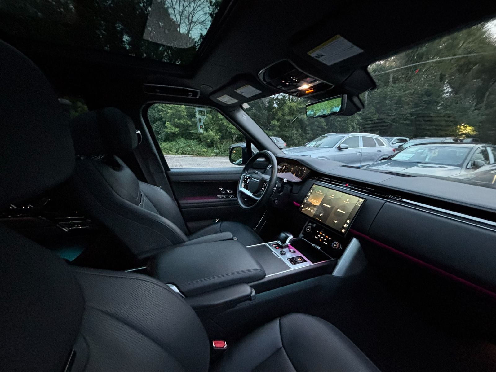 Thumbnail: 2023 Land Rover Range Rover - 6