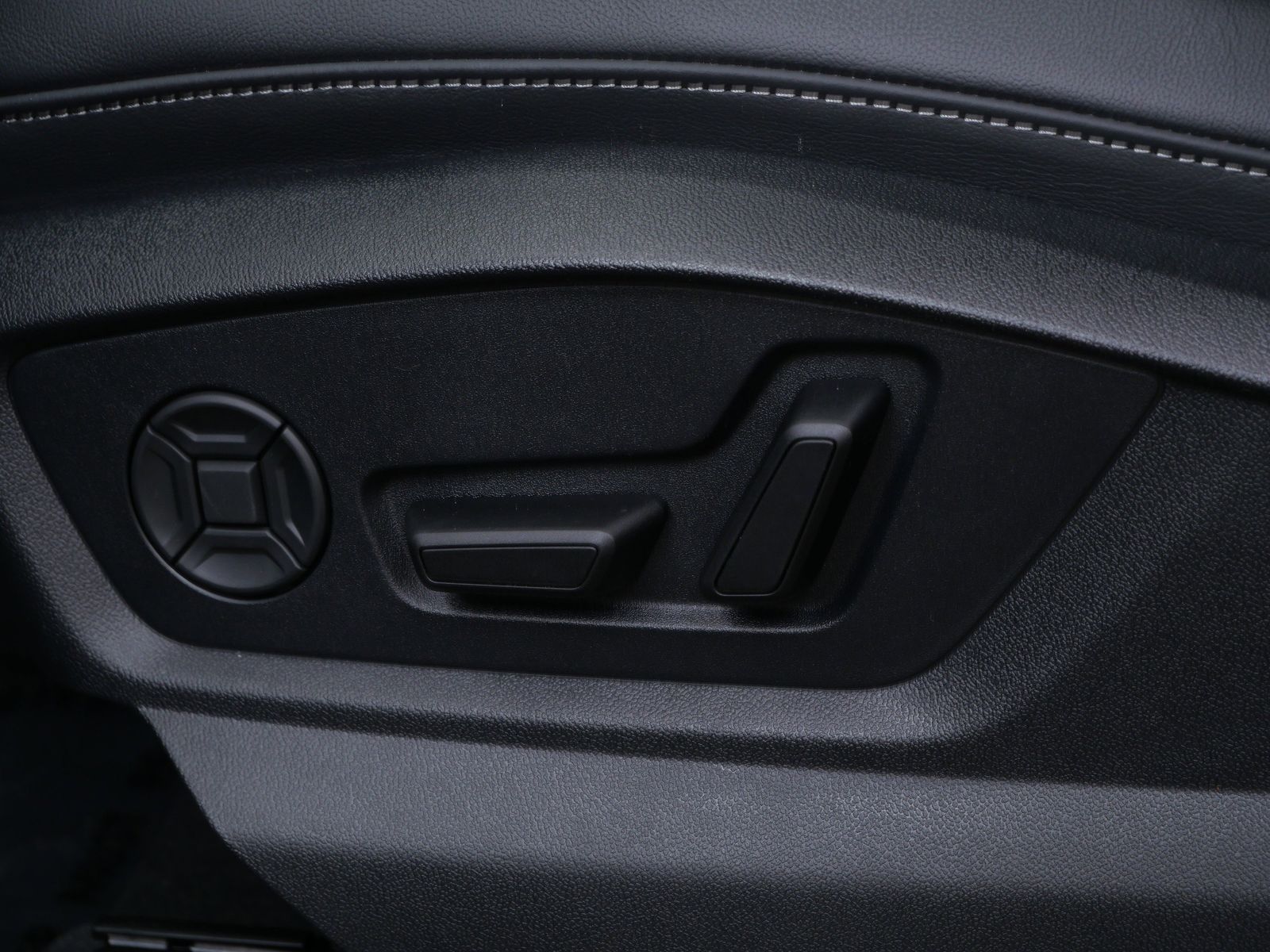 Thumbnail: 2026 Audi Q7 - 11