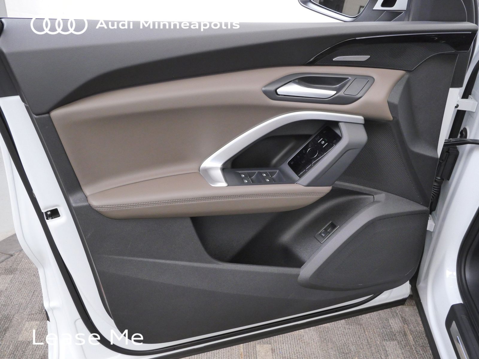 Thumbnail: 2025 Audi Q5 - 10