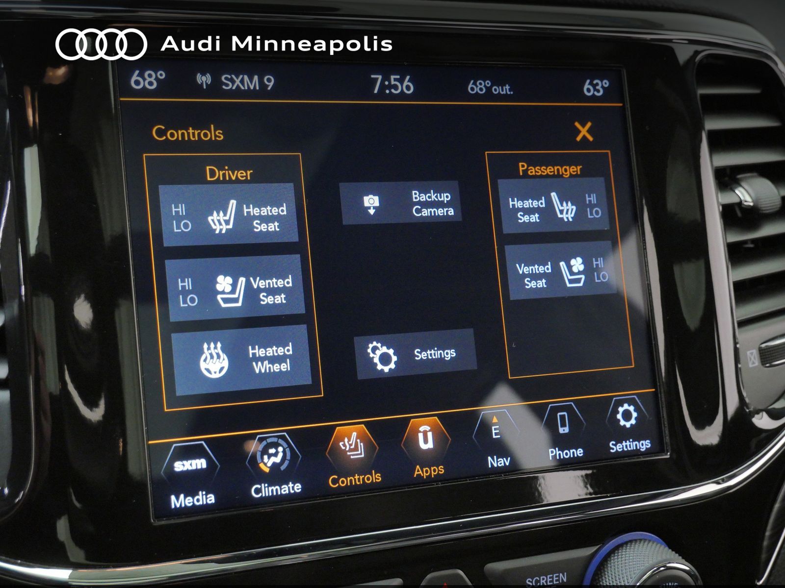 Thumbnail: 2021 Jeep Grand Cherokee - 28