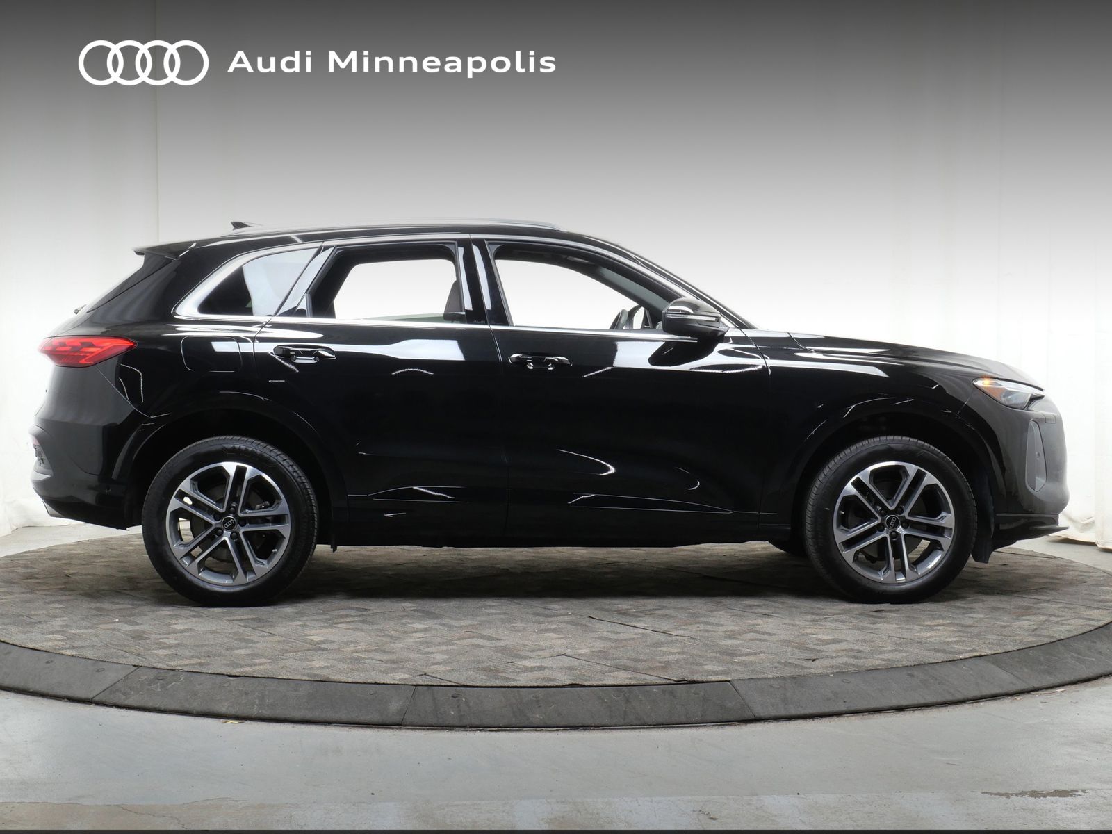 Thumbnail: 2025 Audi Q5 - 9