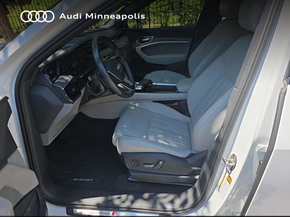 Thumbnail: 2024 Audi Q8 e-tron - 11