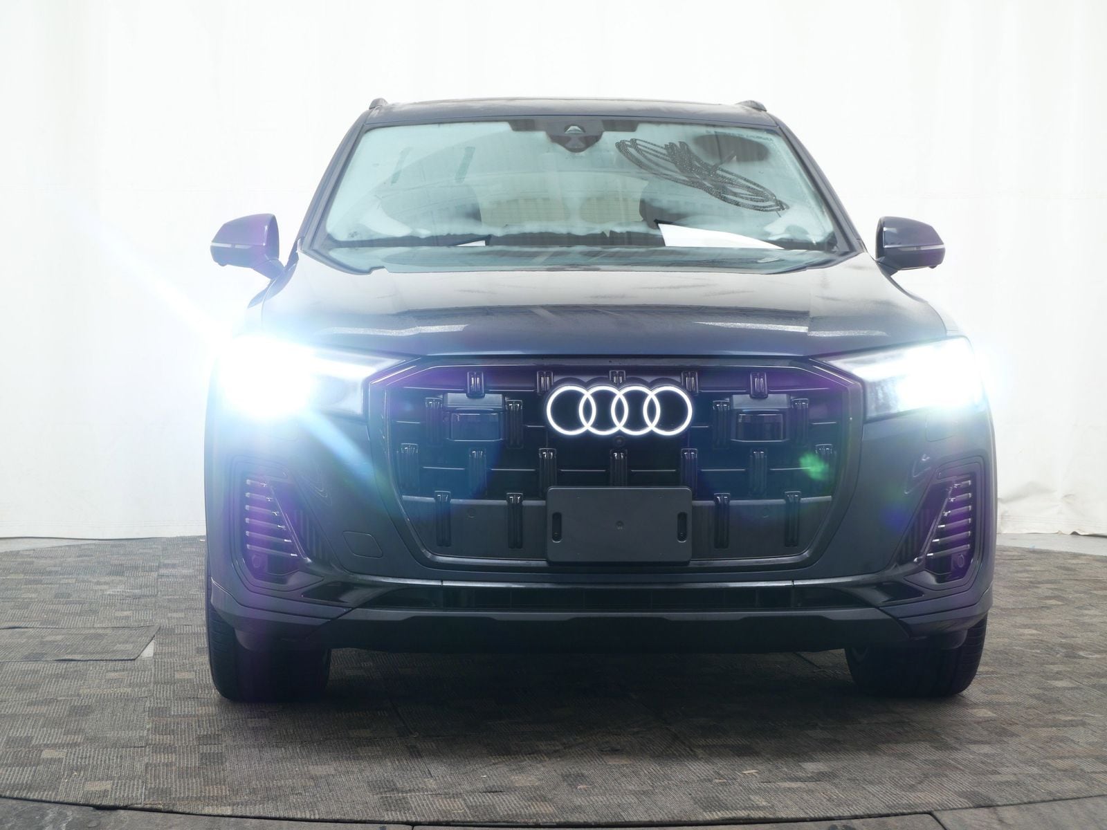 Thumbnail: 2026 Audi Q7 - 9