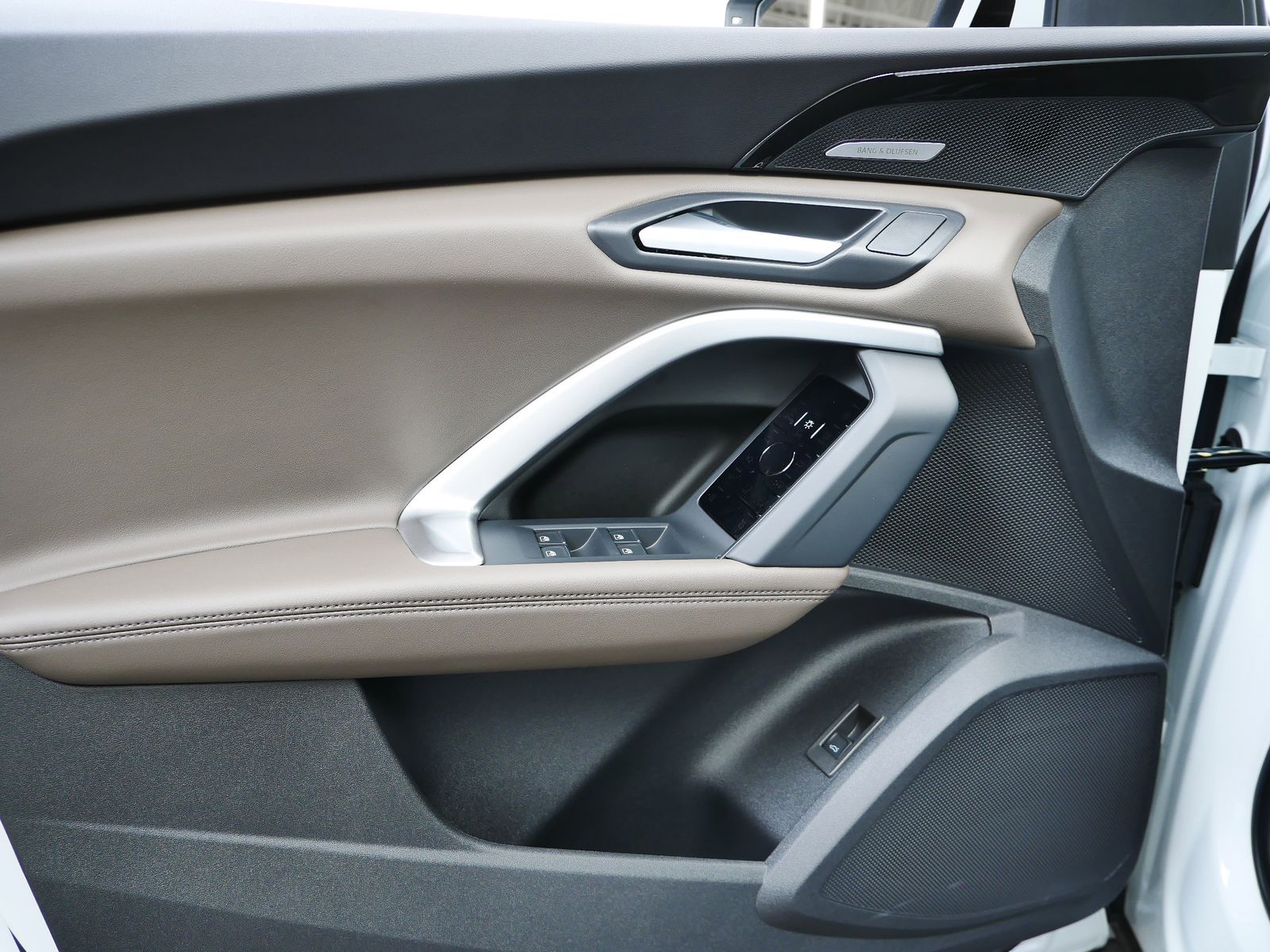 Thumbnail: 2025 Audi Q5 - 10