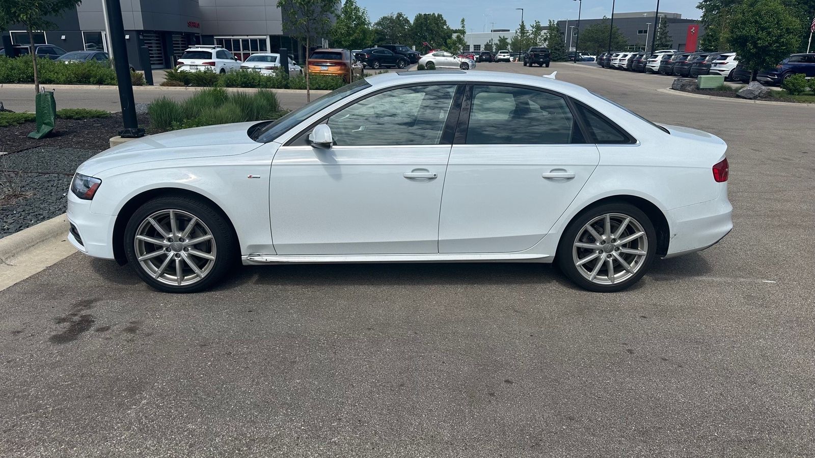 Thumbnail: 2016 Audi A4 - 1