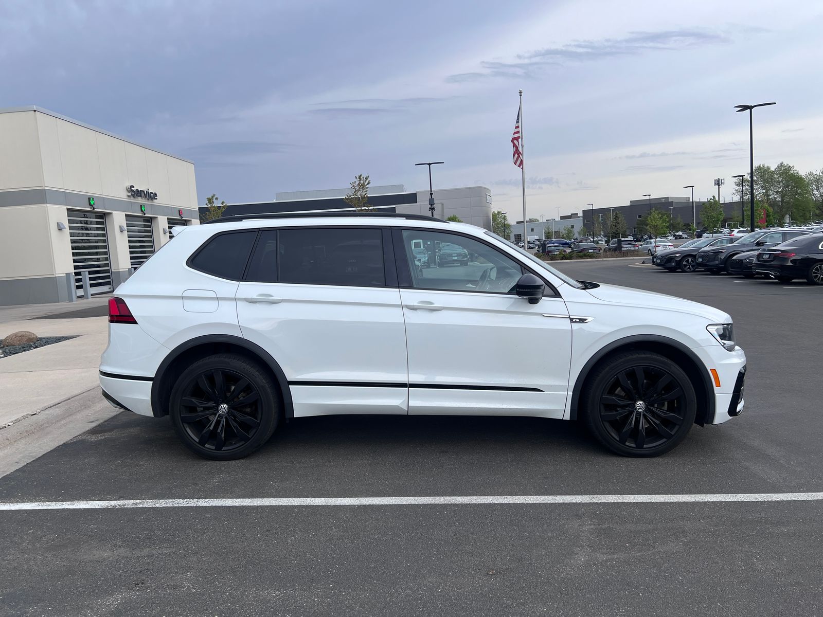 Thumbnail: 2020 Volkswagen Tiguan - 3