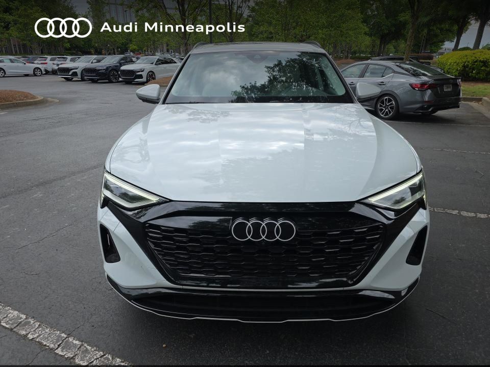 Thumbnail: 2024 Audi Q8 e-tron - 10