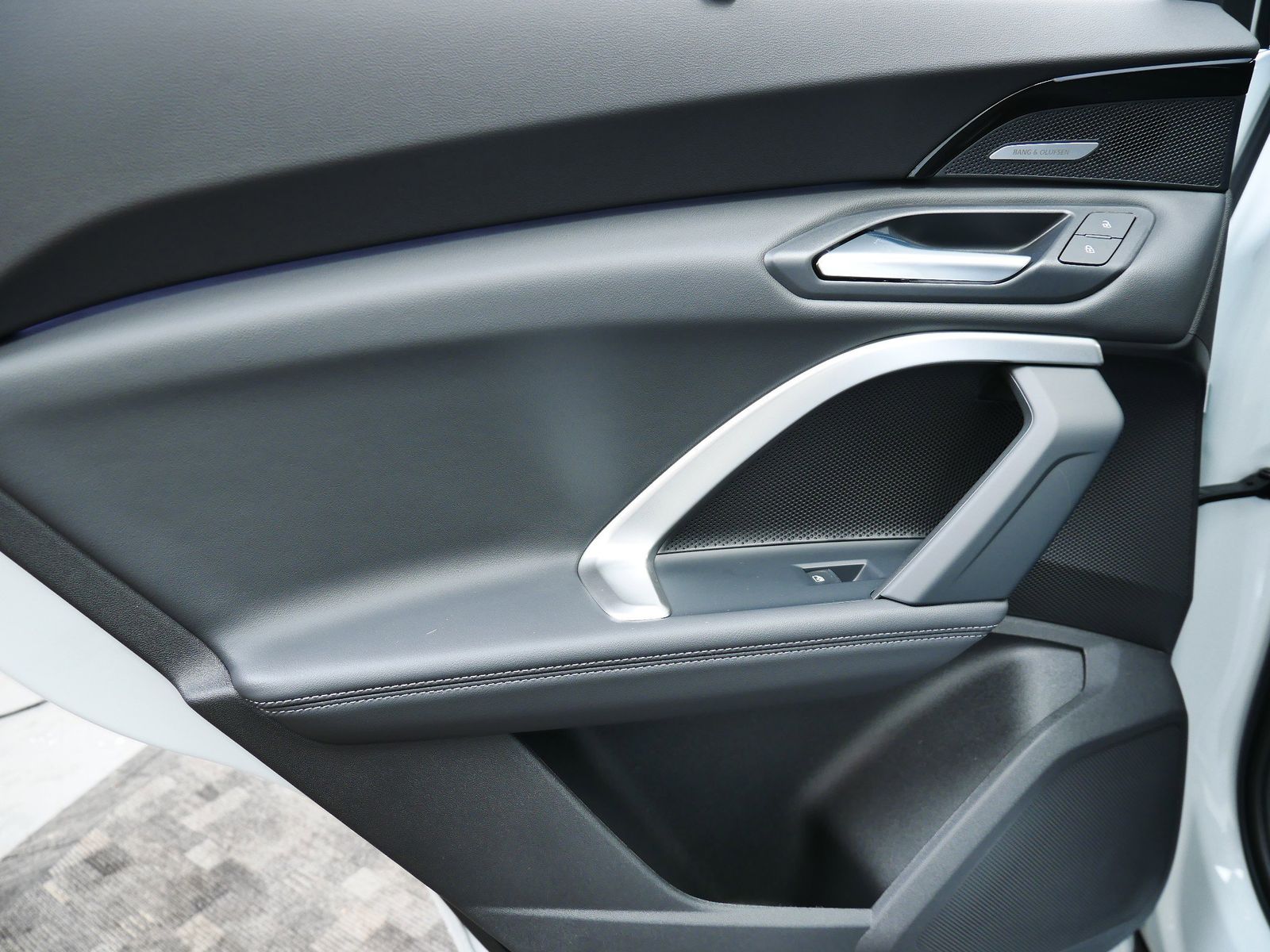 Thumbnail: 2025 Audi Q5 - 12