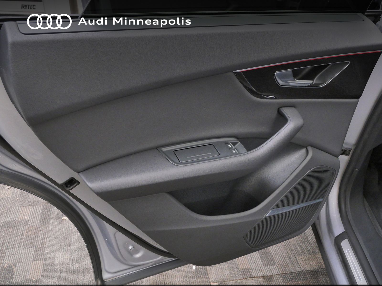 Thumbnail: 2021 Audi Q8 - 14