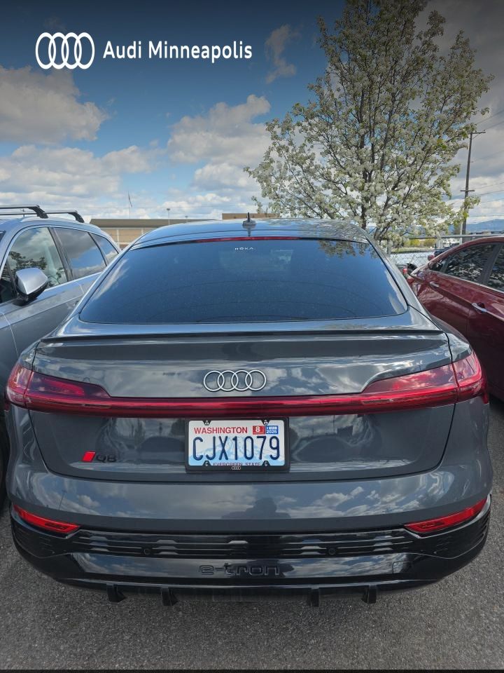 Thumbnail: 2024 Audi Q8 e-tron - 15