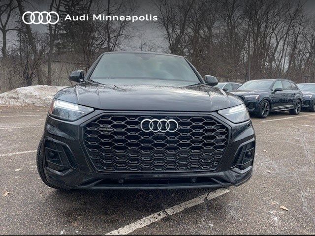 Thumbnail: 2023 Audi Q5 - 10