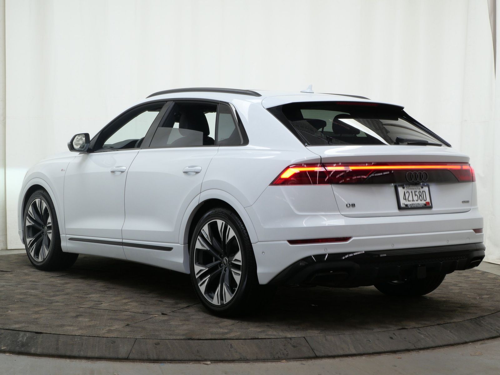 Thumbnail: 2026 Audi Q8 - 4