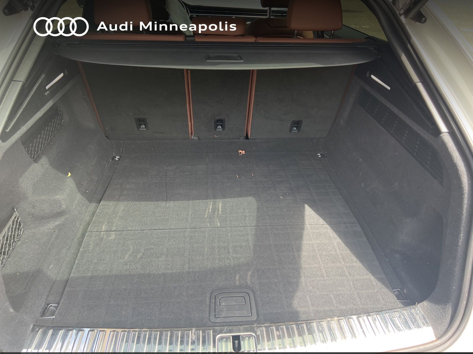 Thumbnail: 2023 Audi Q8 - 11