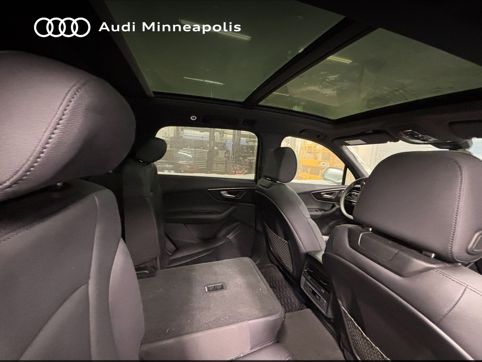 Thumbnail: 2023 Audi Q7 - 15