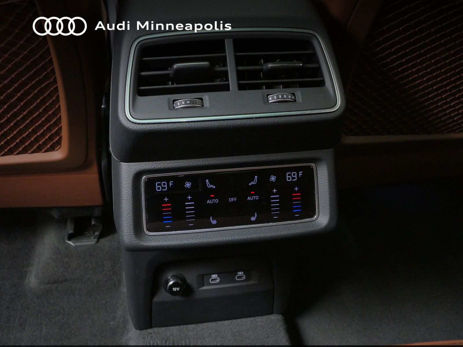 Thumbnail: 2024 Audi Q8 e-tron - 18
