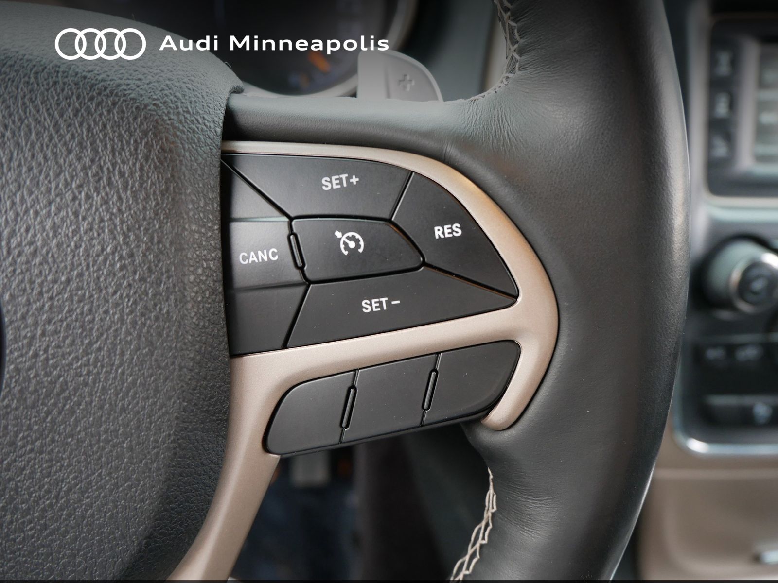 Thumbnail: 2017 Jeep Grand Cherokee - 23