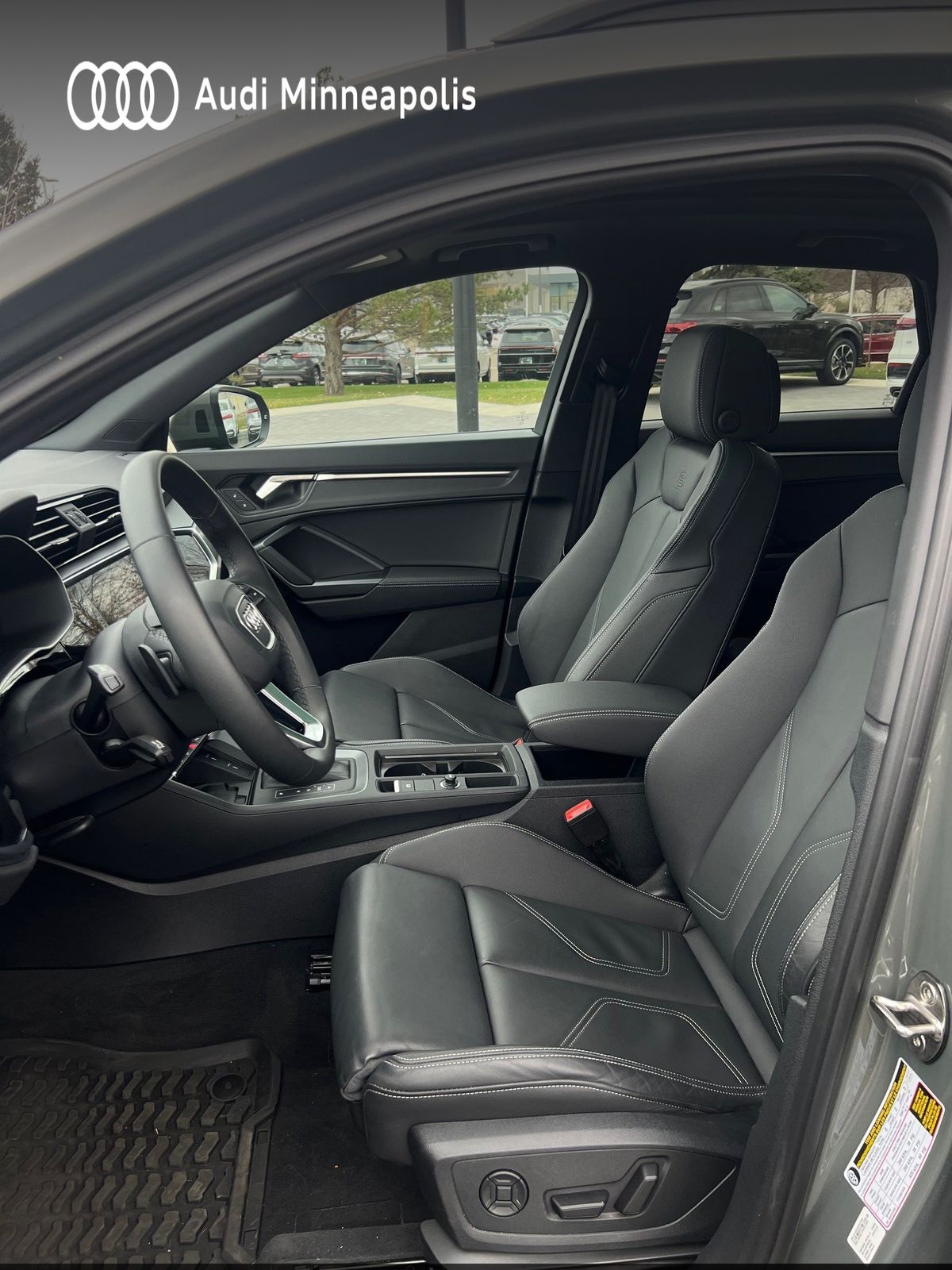 Thumbnail: 2025 Audi Q3 - 2