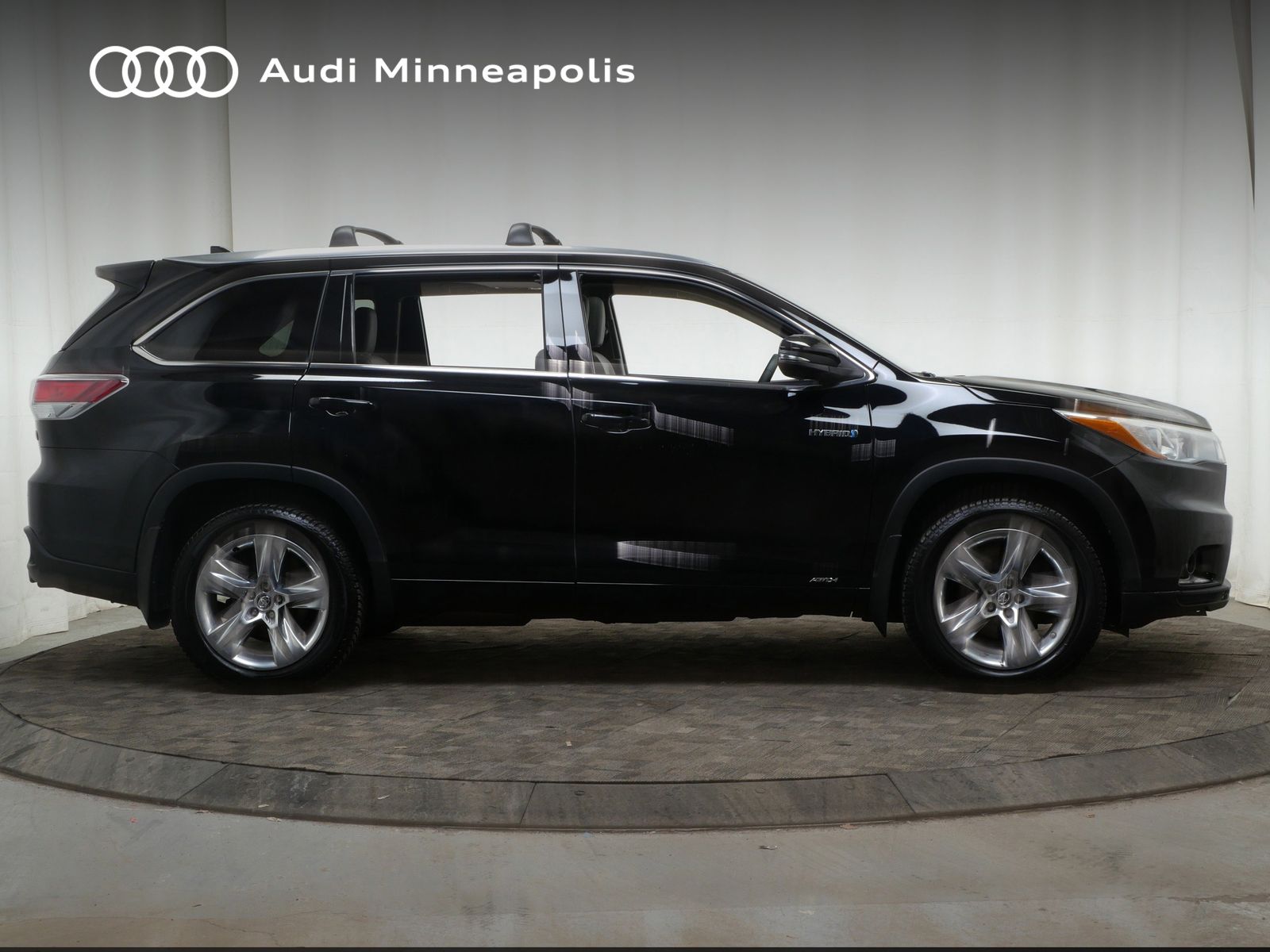 Thumbnail: 2016 Toyota Highlander - 8